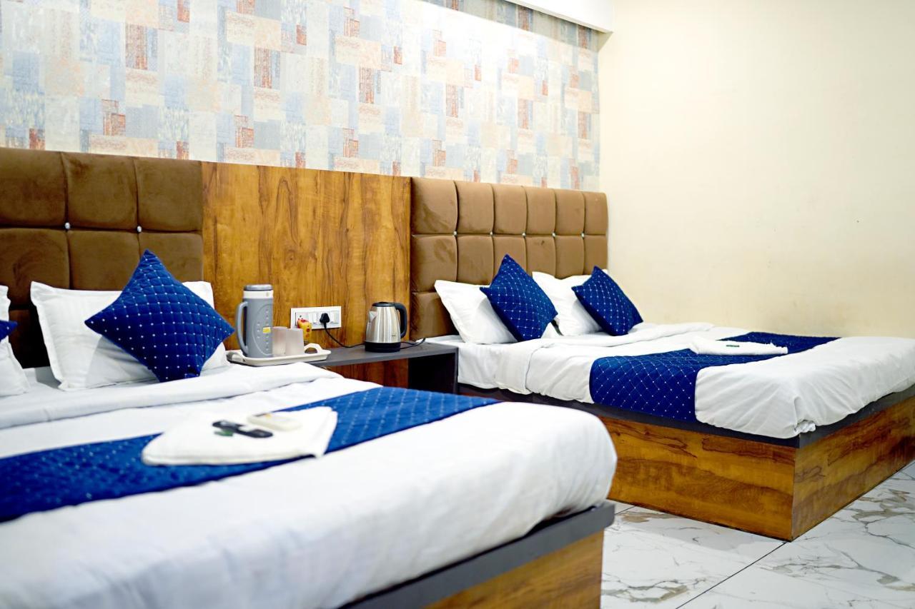 Hotel Mahalok Palace Удджайн Экстерьер фото