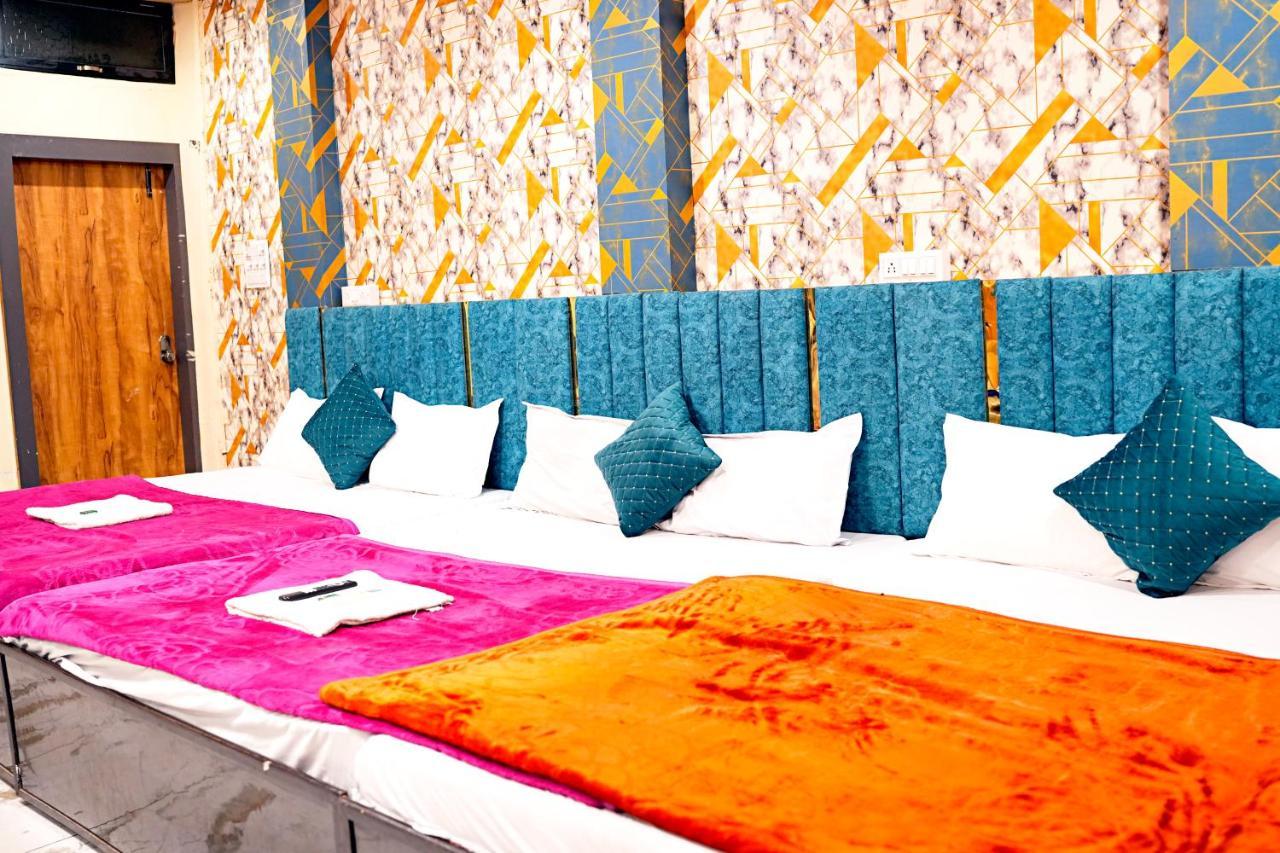 Hotel Mahalok Palace Удджайн Экстерьер фото