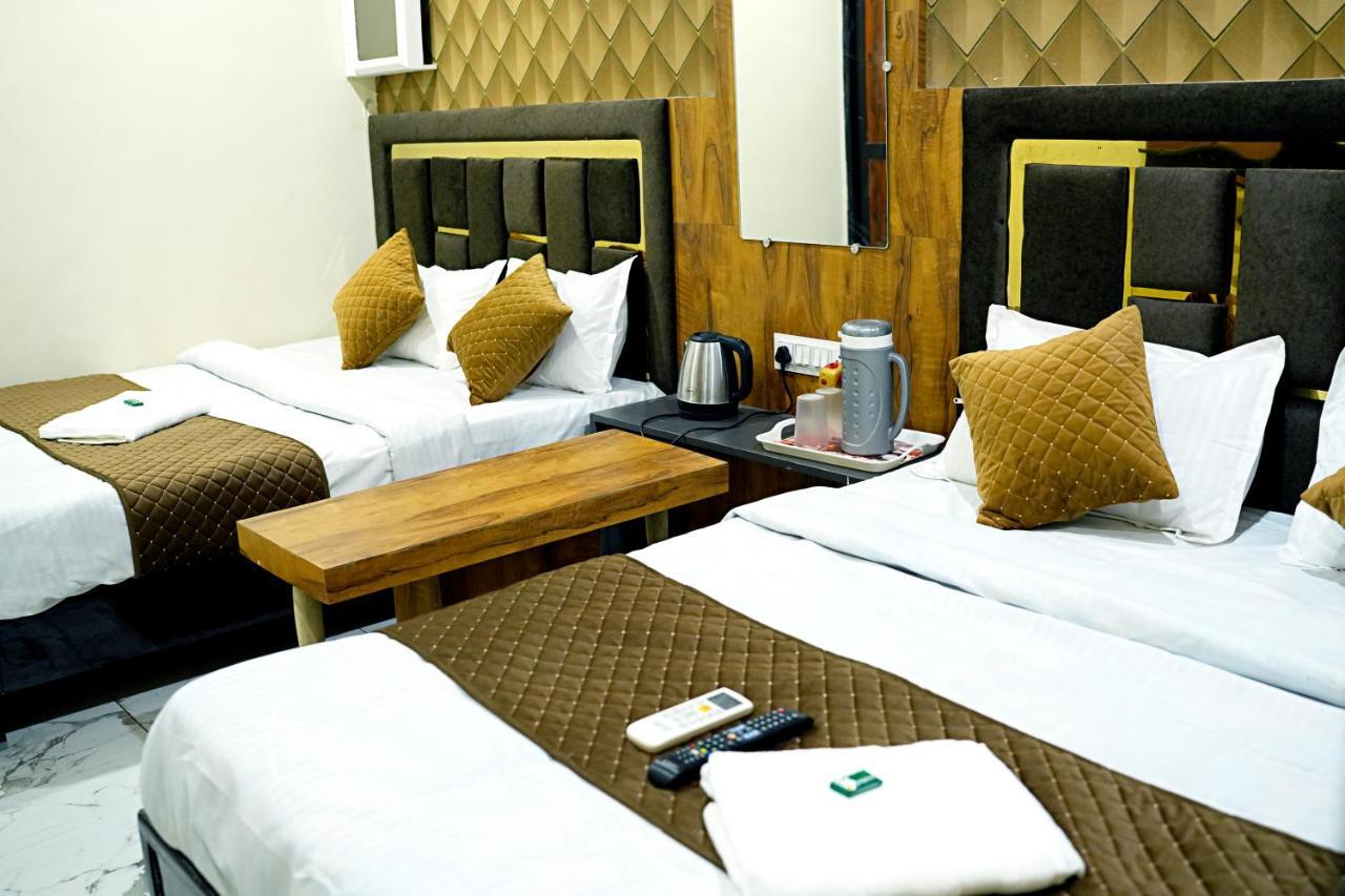 Hotel Mahalok Palace Удджайн Экстерьер фото